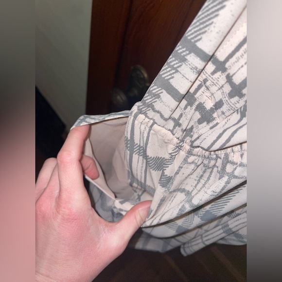 Sold to Elizabeth//
NWOT Avec Le Filles Pink romper - Picture 3 of 4